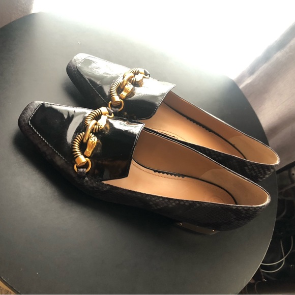 Classy, Tory Burch JESSA Loafer, Stamped Snake Printed, Leather, SZ 10.5 - Picture 4 of 4